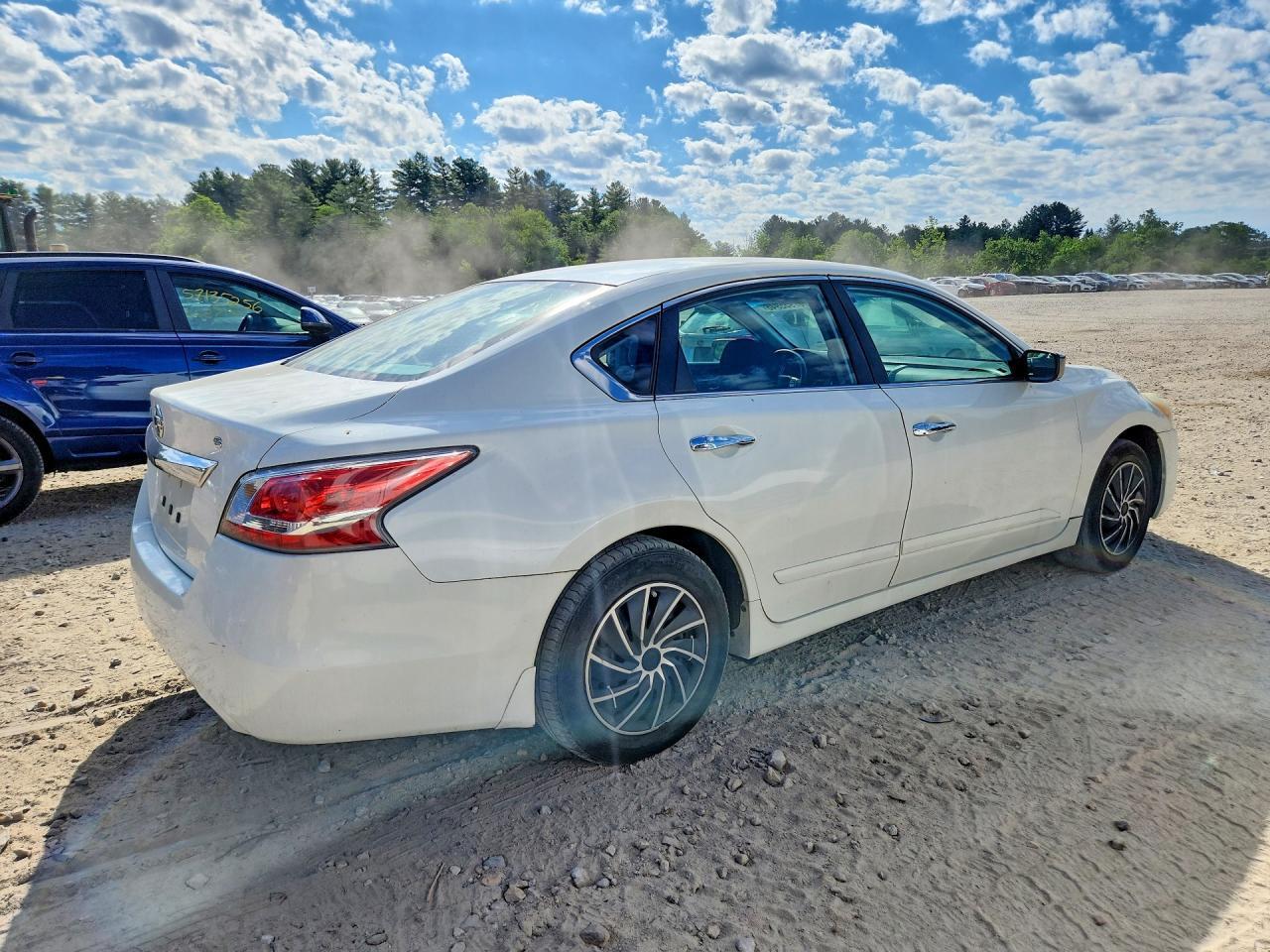 2015 Nissan Altima 2.5 S - Фото 3
