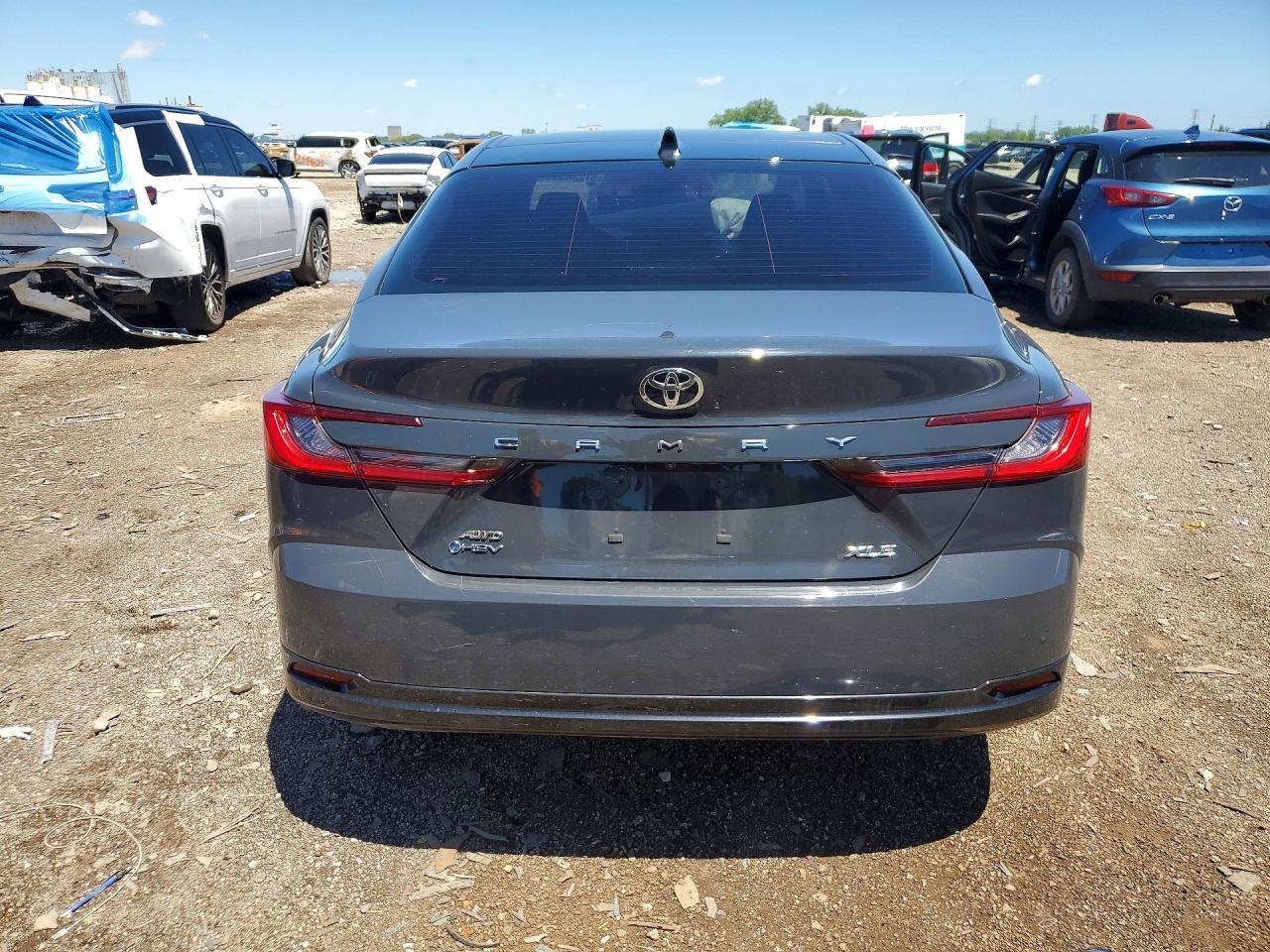 2025 Toyota Camry Xle - Фото 6