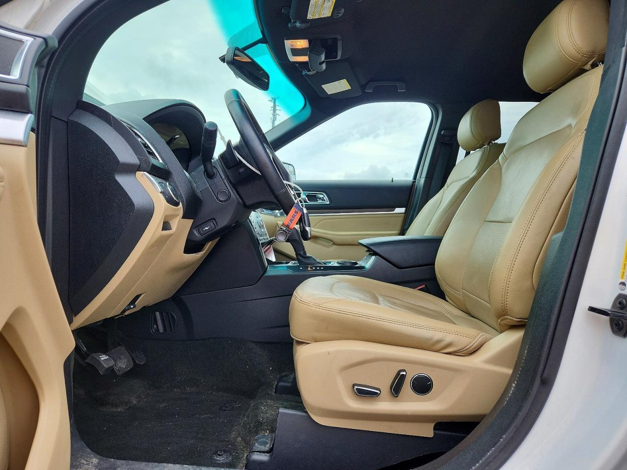 2016 Ford Explorer Limited - Image 7
