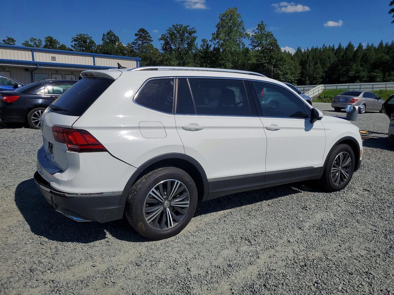 2018 Volkswagen Tiguan Se - Фото 3