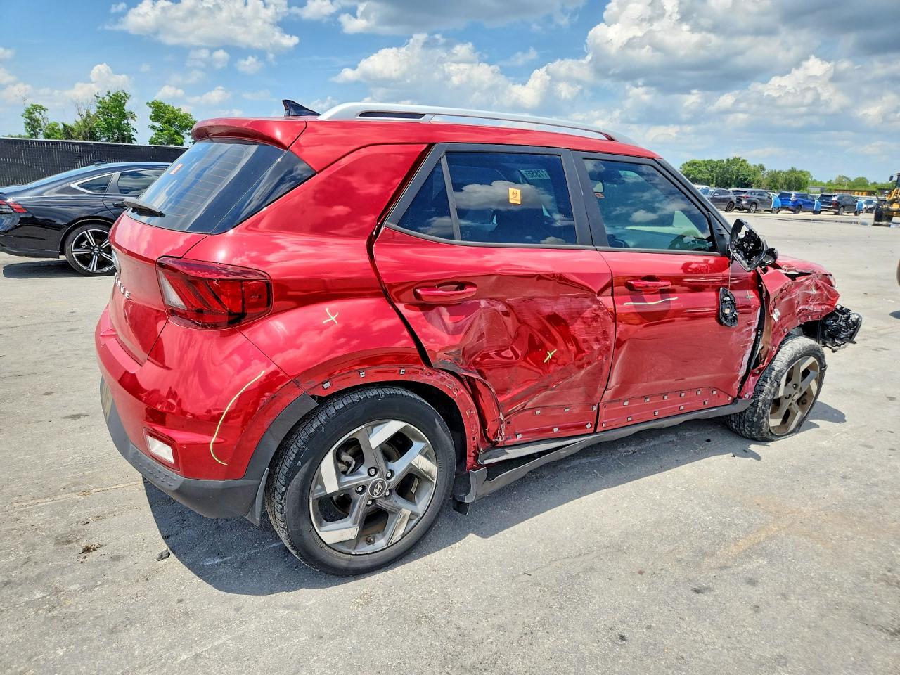 2022 Hyundai Venue Limited - Фото 3