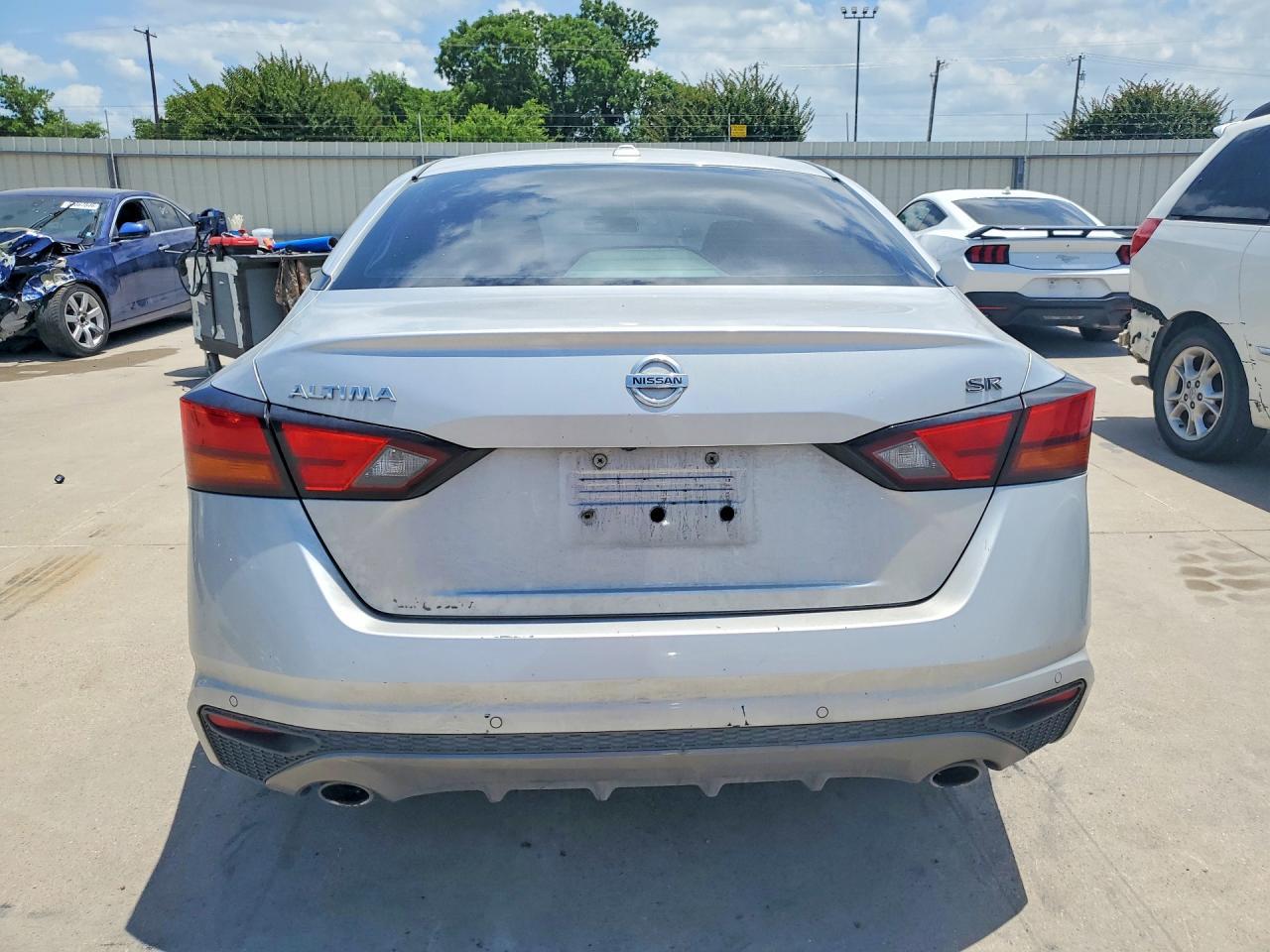 2020 Nissan Altima Sr - Фото 6