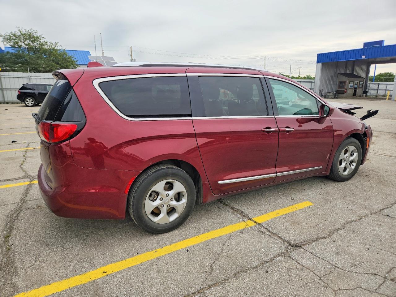 2017 Chrysler Pacifica Touring L Plus - Фото 3