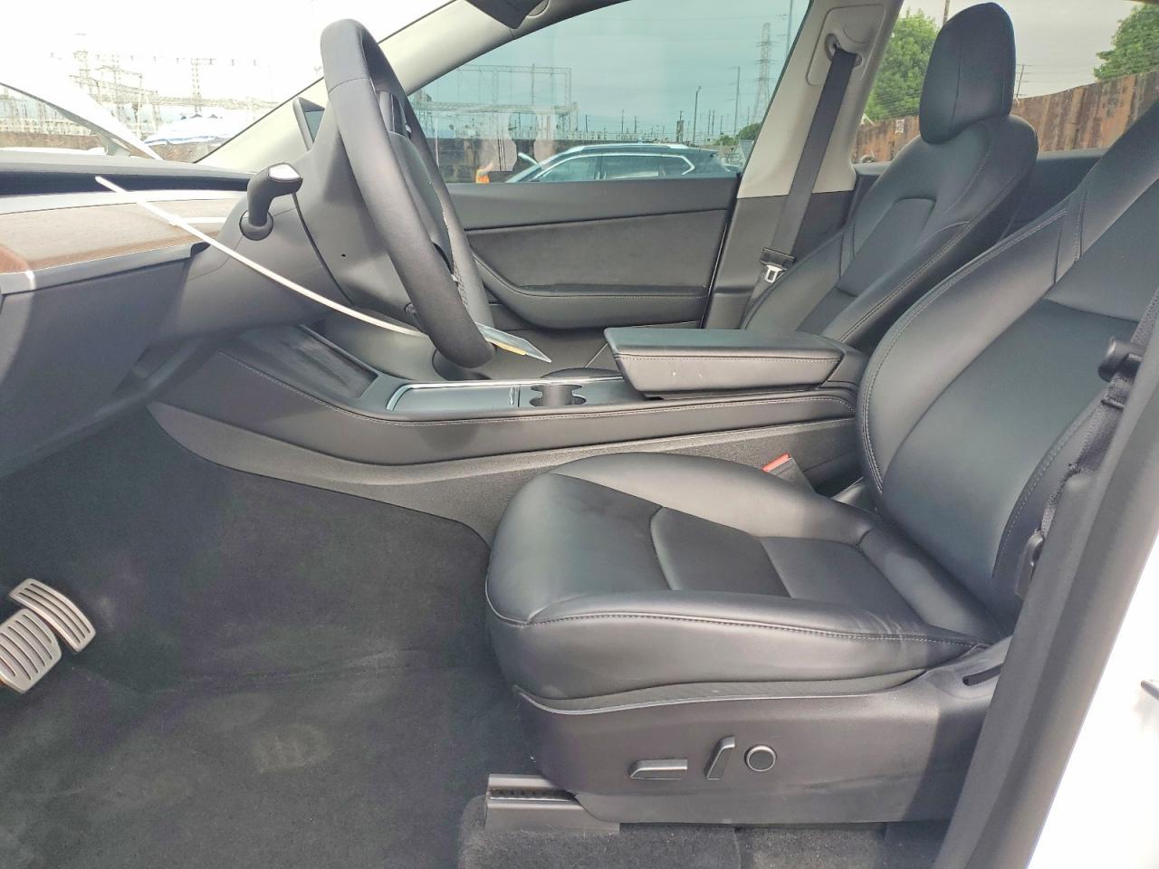 2022 Tesla Model Y - Image 7