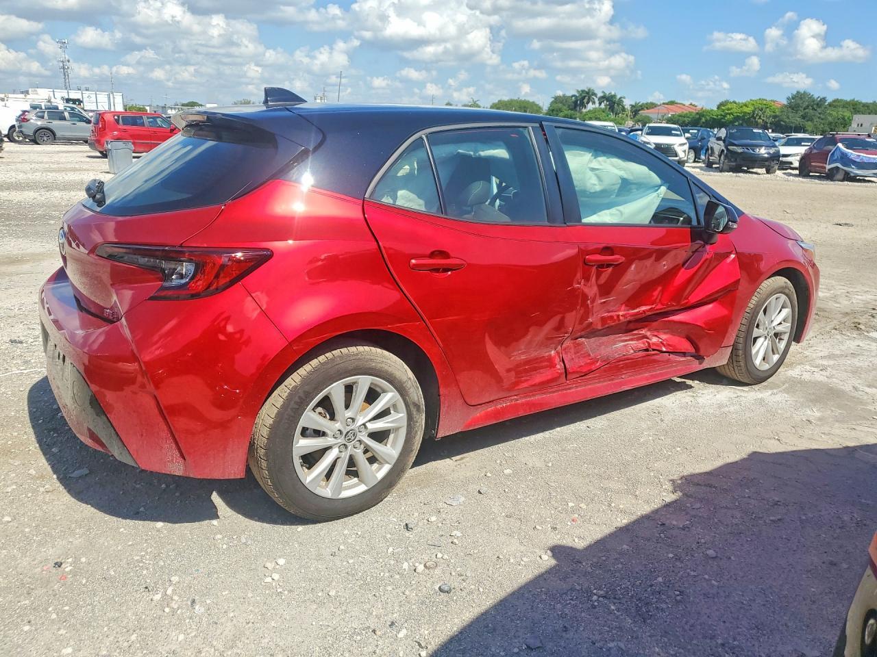 2026 Toyota Corolla Hatchback Se - Image 3