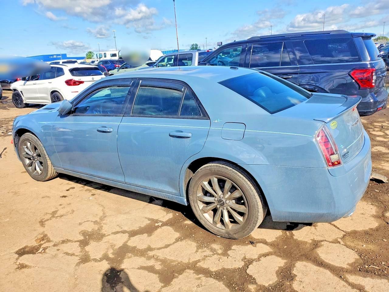 2014 Chrysler 300 S - Фото 2