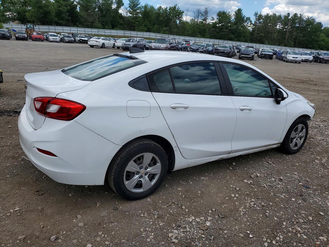 2018 Chevrolet Cruze Ls - Image 3