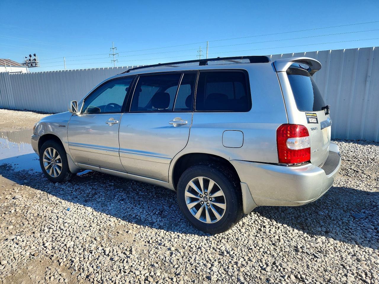 2006 Toyota Highlander Hybrid - Image 2