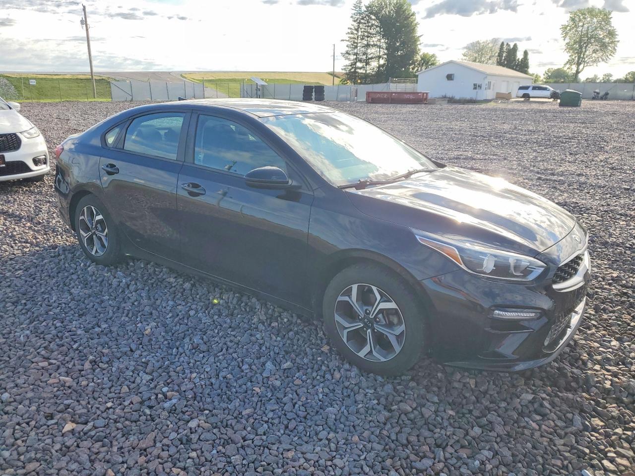 2019 Kia Forte Lxs - Фото 4