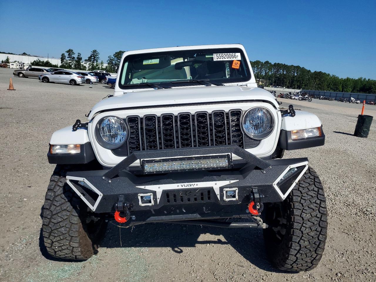2025 Jeep Gladiator Sport - Image 5