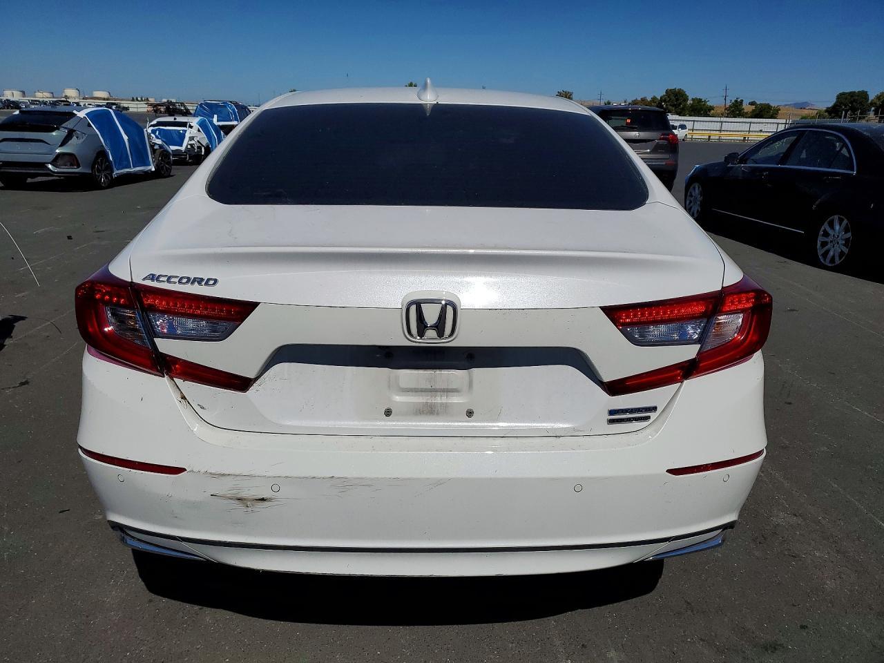 2019 Honda Accord Touring Hybrid - Image 6