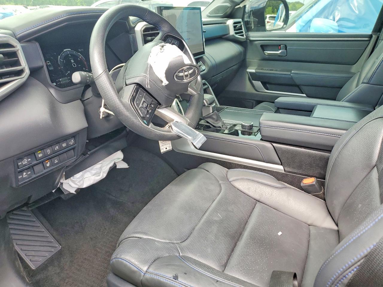 2024 Toyota Tundra Platinum - Image 7