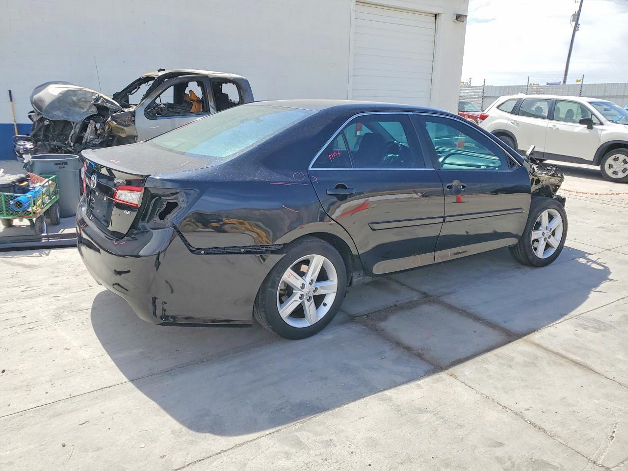 2014 Toyota Camry Se - Фото 3