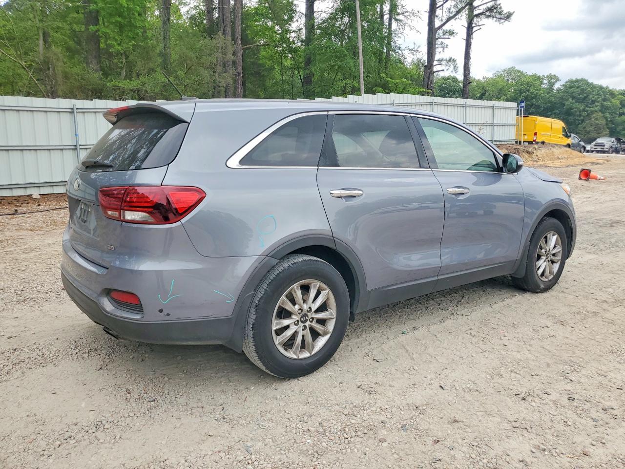 2019 Kia Sorento L - Image 3