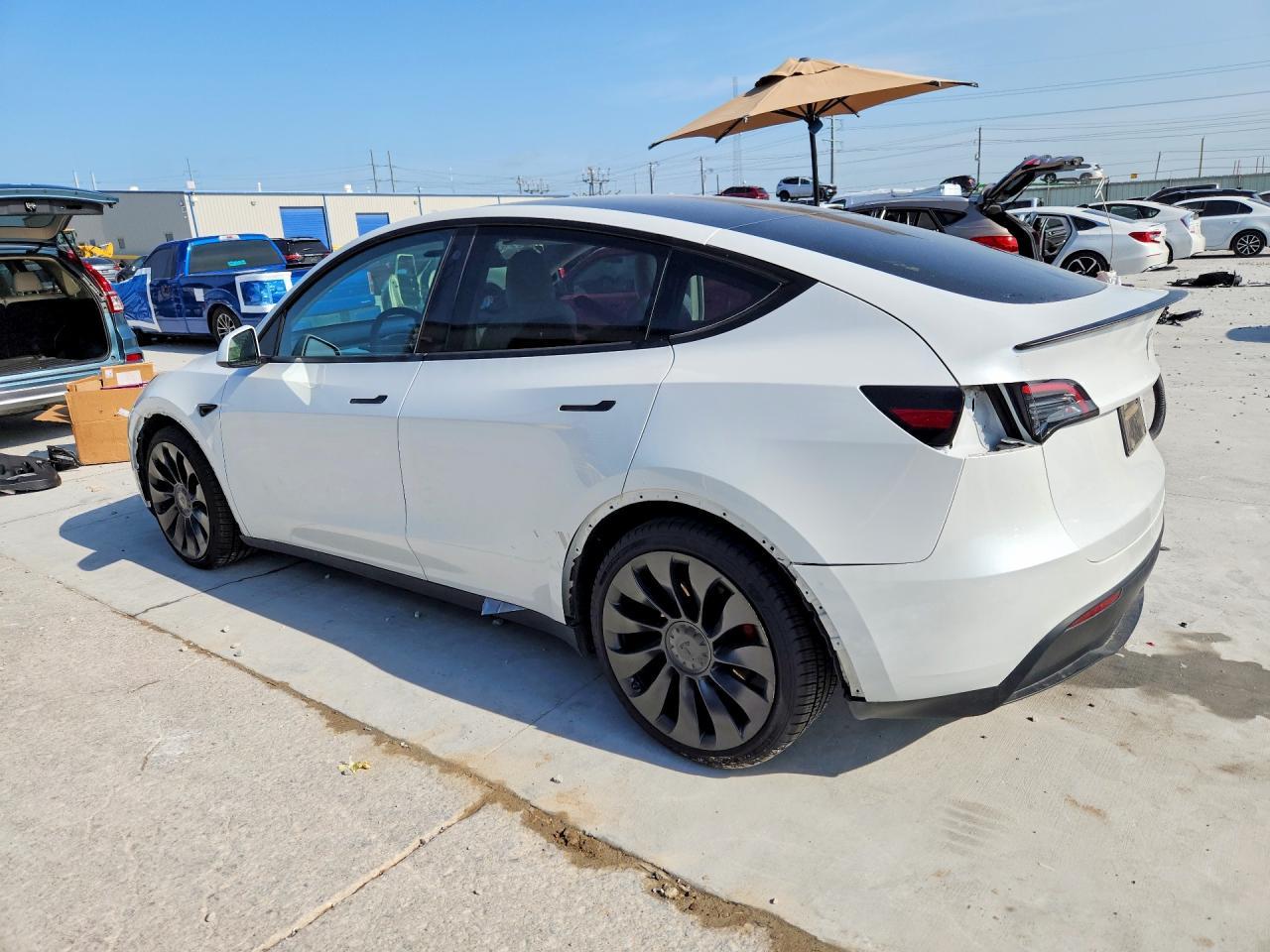 2023 Tesla Model Y - Image 2