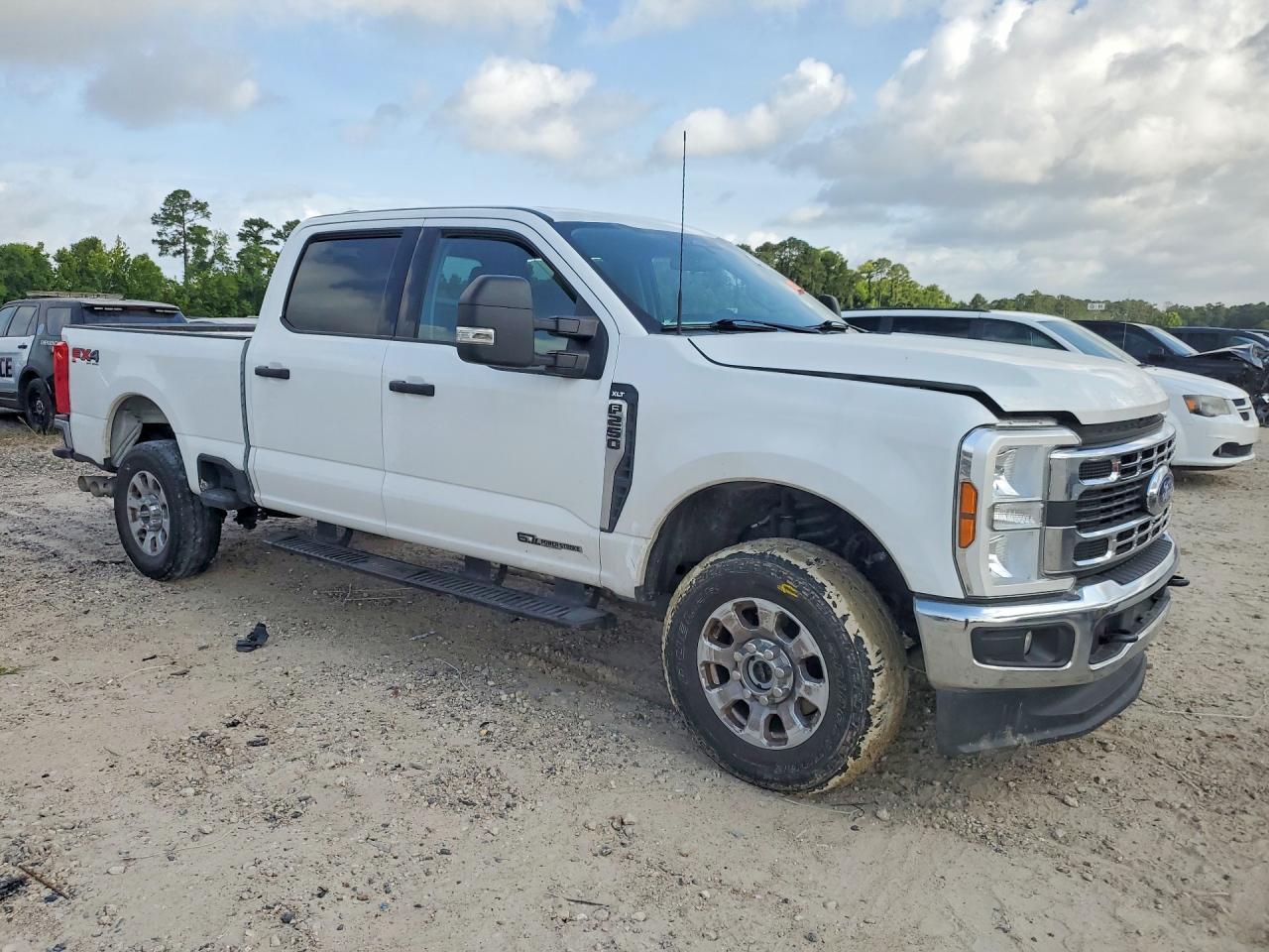 2024 Ford F250 Super Duty - Фото 4