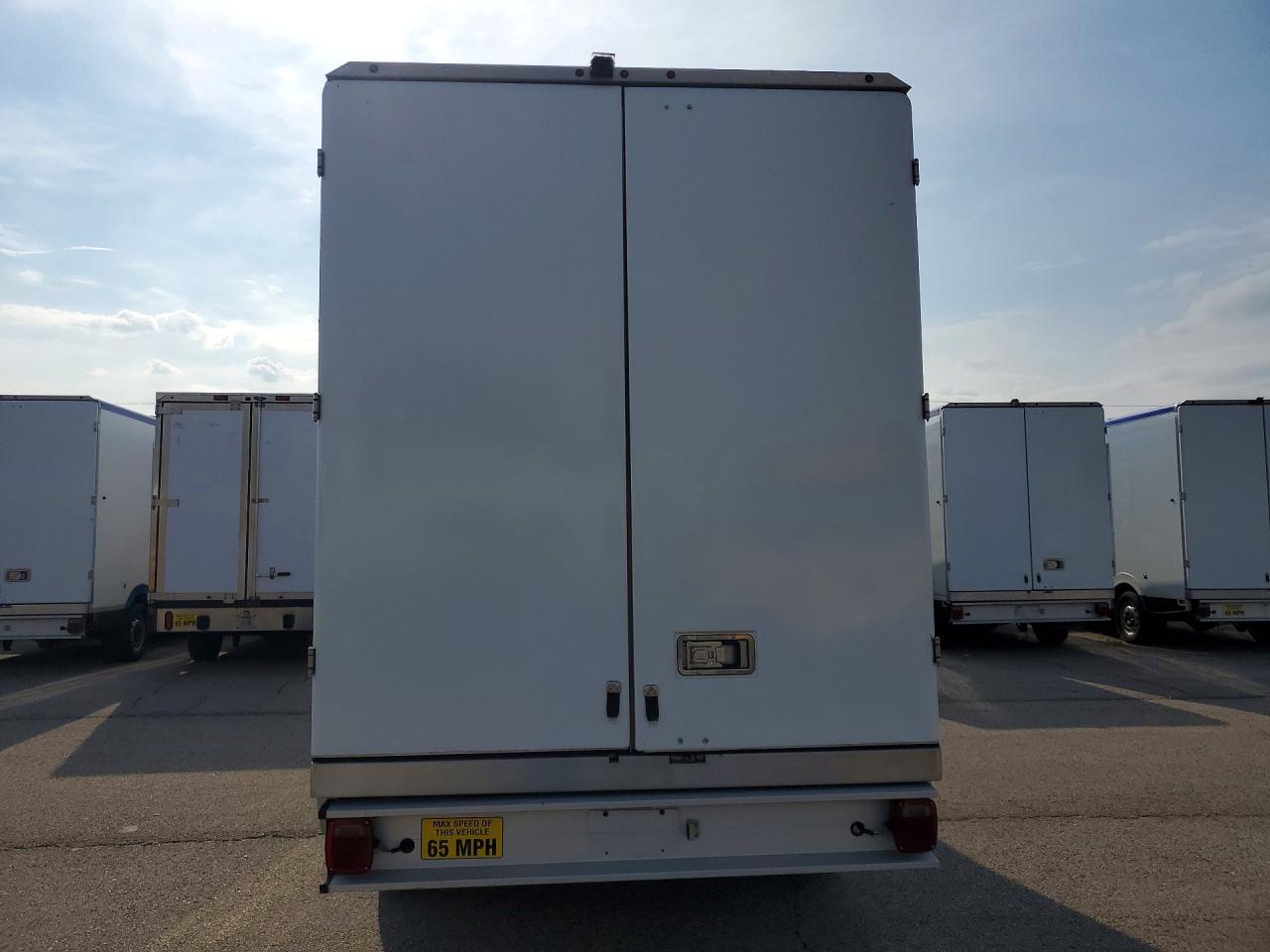 2020 Ford Transit Delivery Truck - Image 6