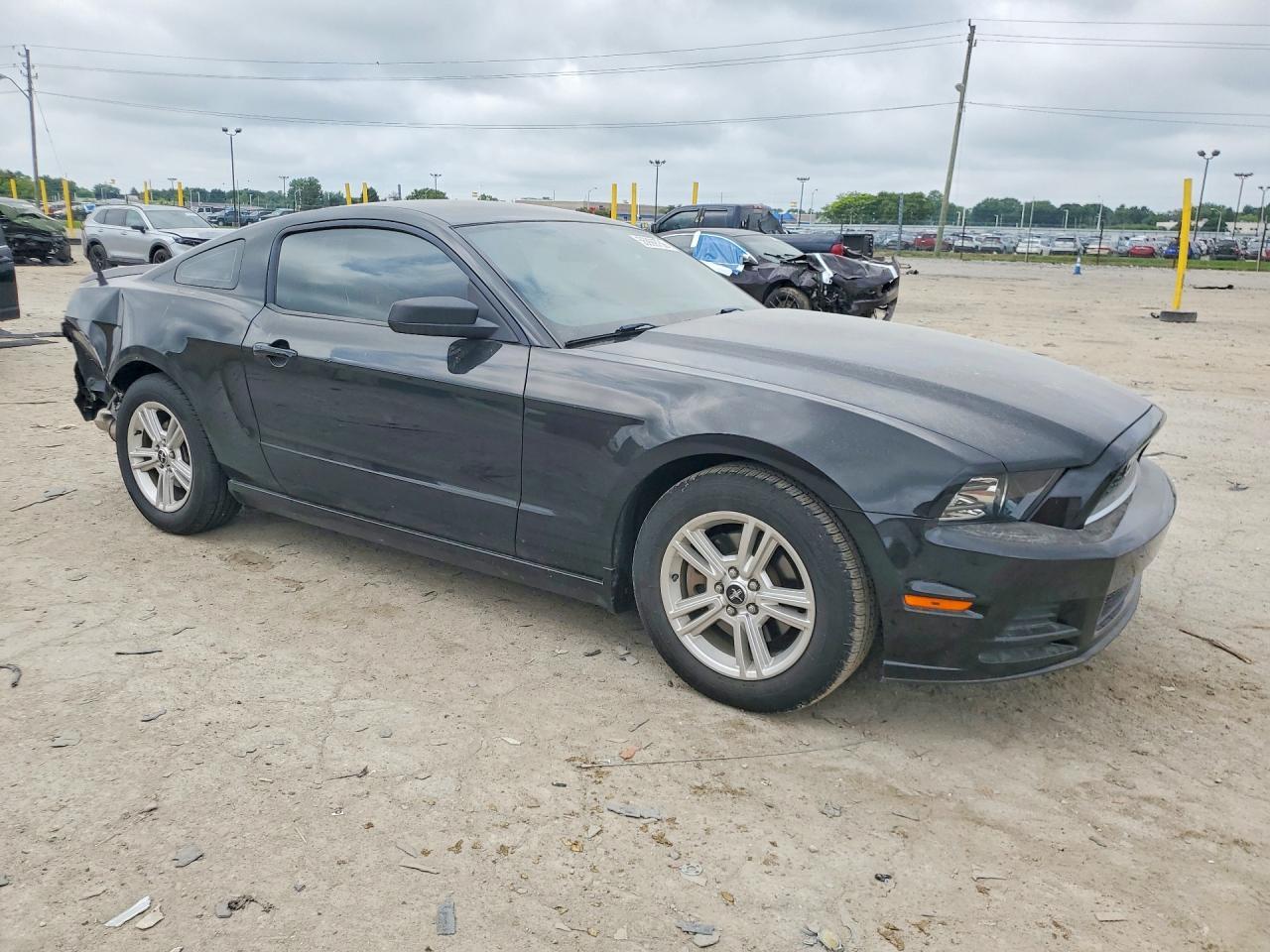 2013 Ford Mustang - Фото 4