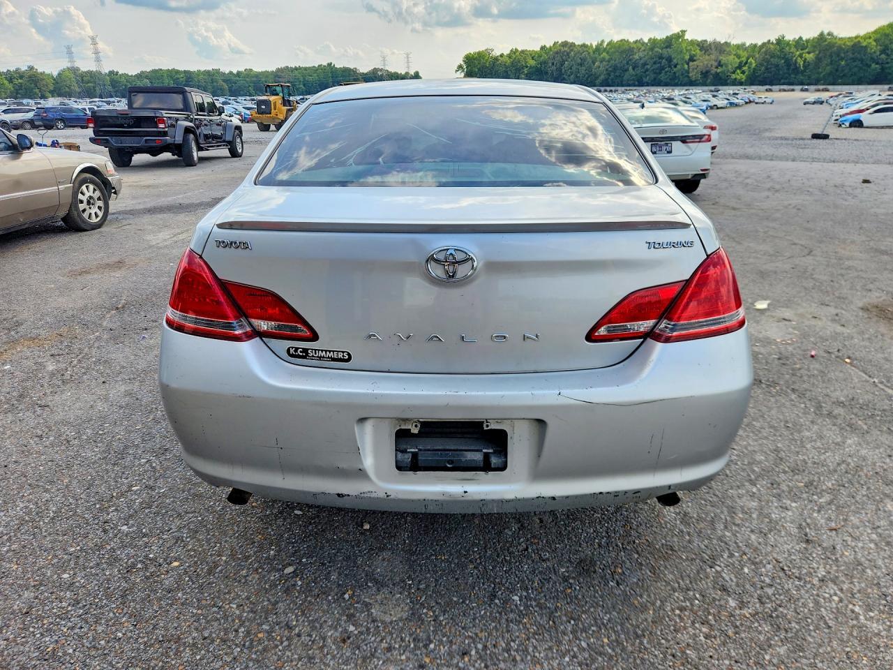 2005 Toyota Avalon Touring - Image 6
