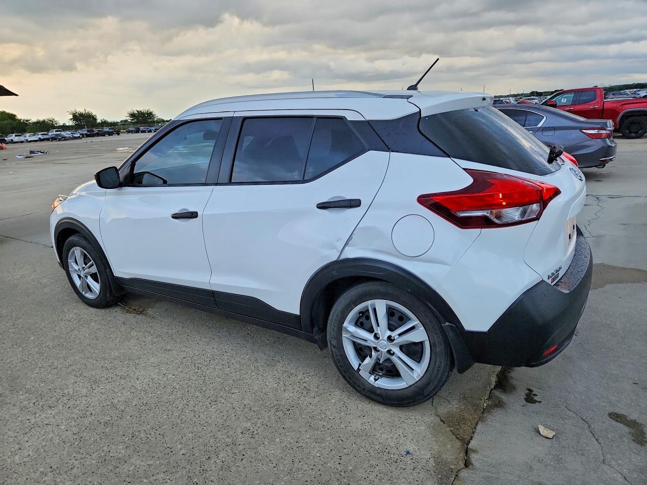 2019 Nissan Kicks S - Фото 2