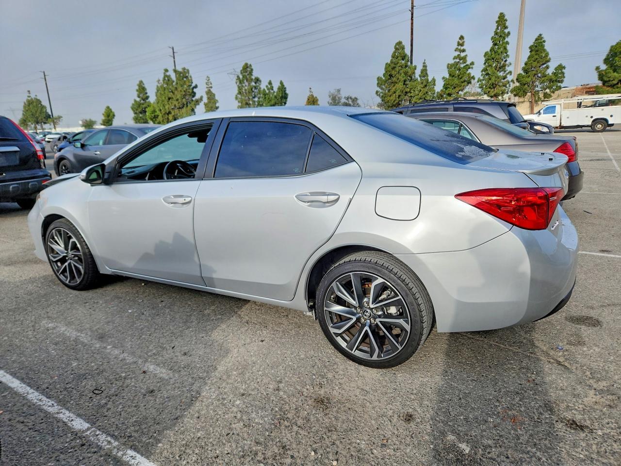 2018 Toyota Corolla Se - Фото 2
