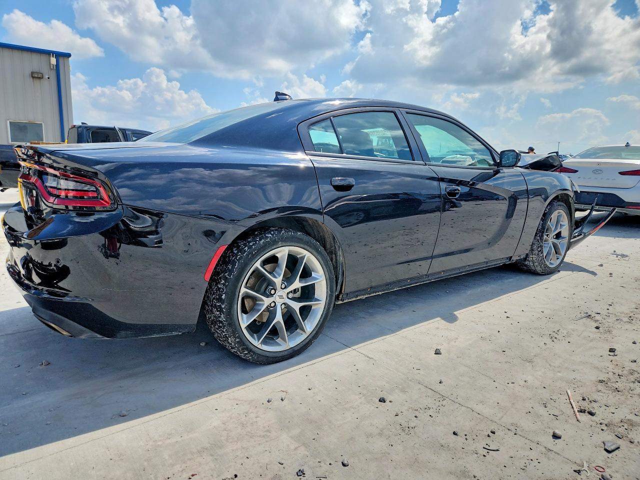 2021 Dodge Charger Sxt - Image 3