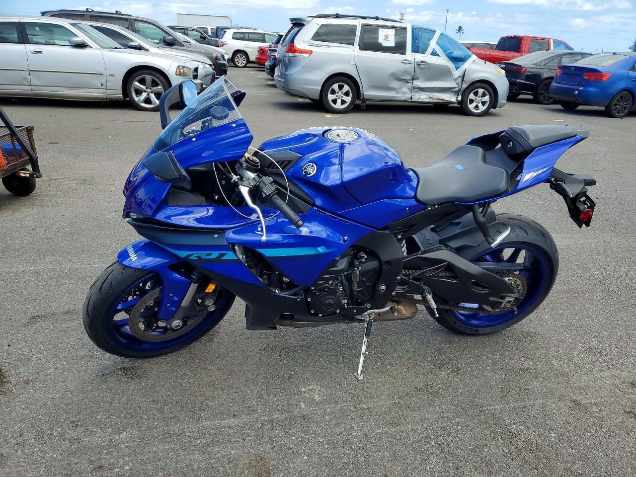 2024 Yamaha Yzfr1 - Фото 3