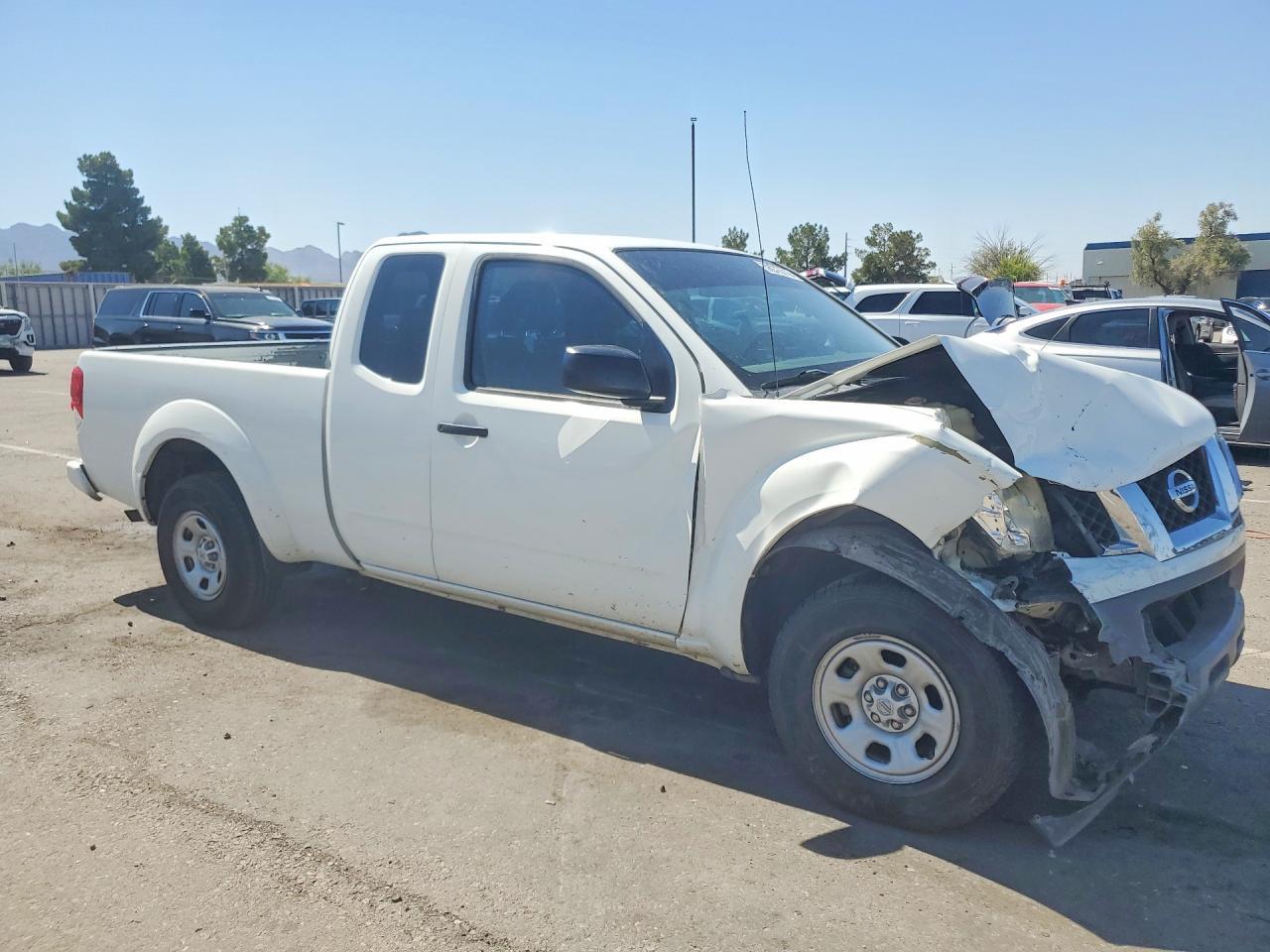2017 Nissan Frontier S - Image 4