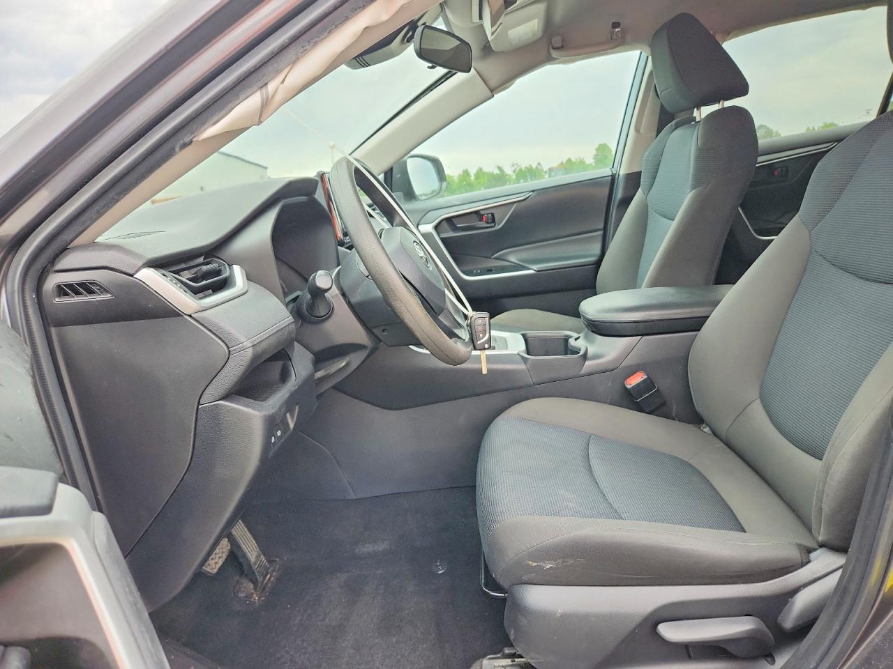 2022 Toyota Rav4 Le - Image 7