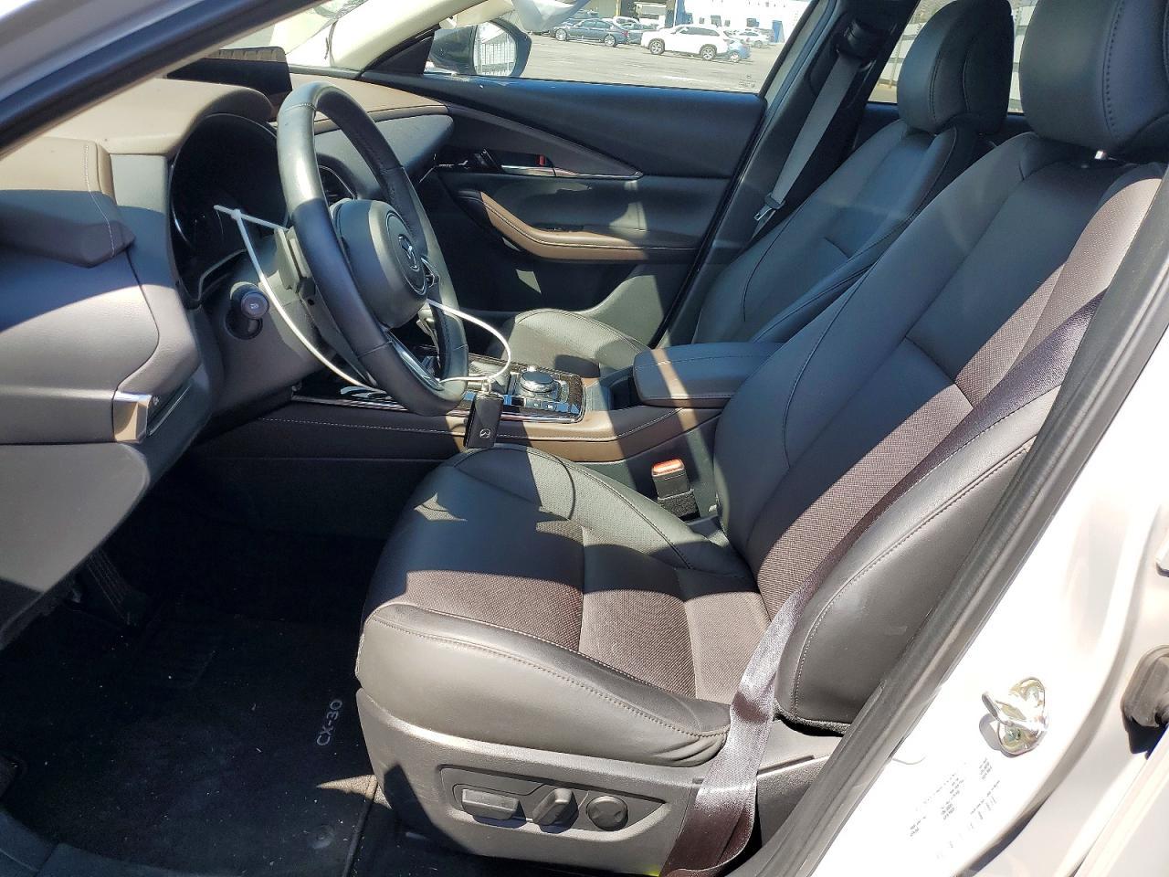 2025 Mazda Cx-30 Premium - Image 7