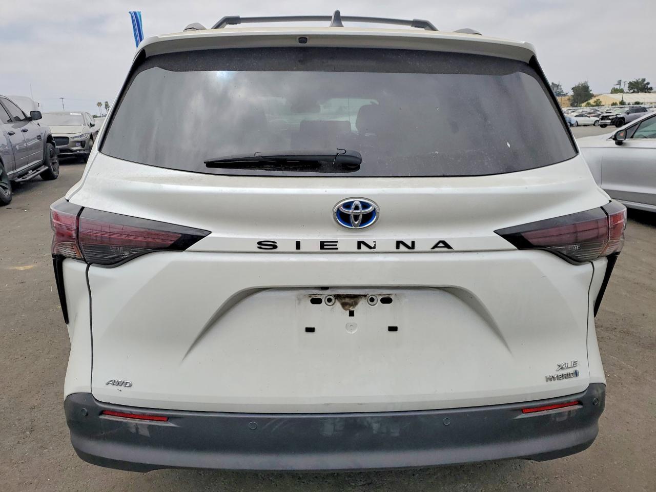 2024 Toyota Sienna Xle 7-Passenger - Image 6