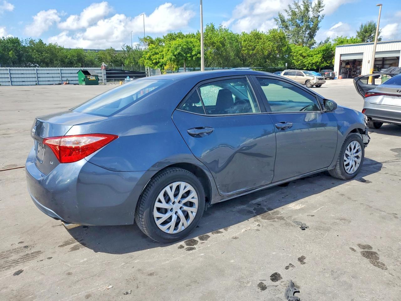2018 Toyota Corolla Le - Фото 3