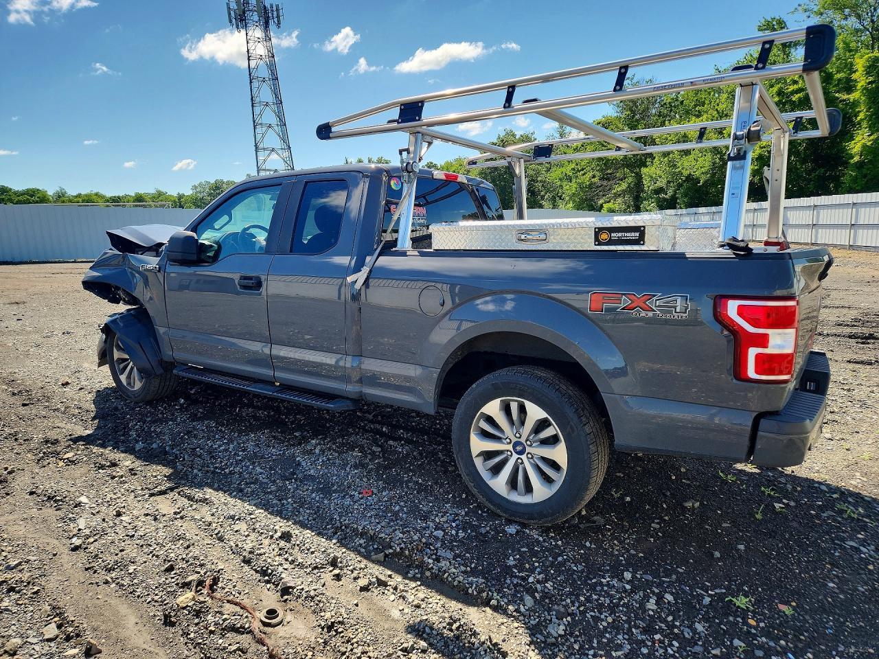 2018 Ford F150 Super Cab - Фото 2