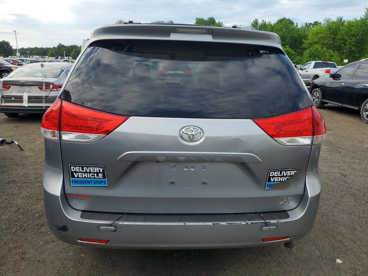2013 Toyota Sienna Le - Фото 6