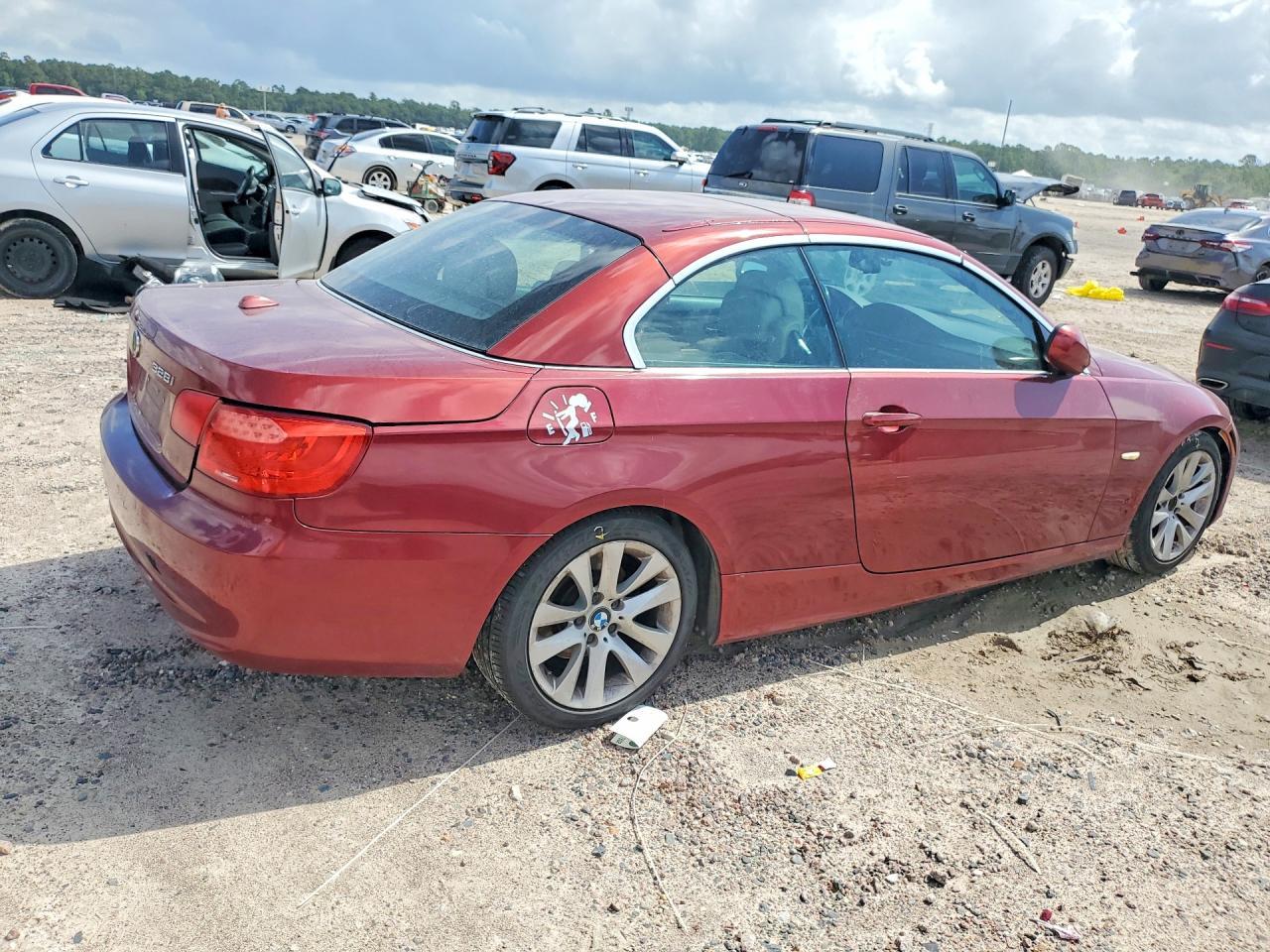 2011 BMW 328 I - Image 3