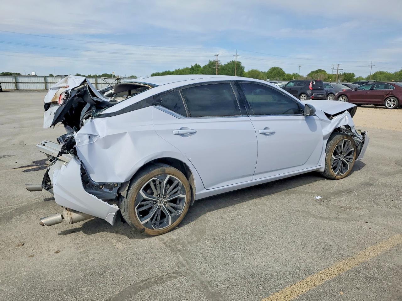 2024 Nissan Altima S - Фото 3