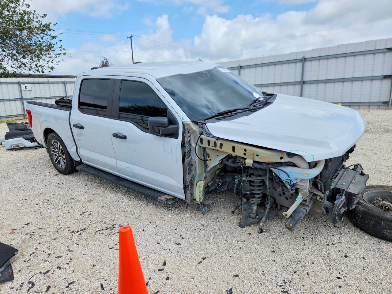 2021 Ford F150 Supercrew - Image 4