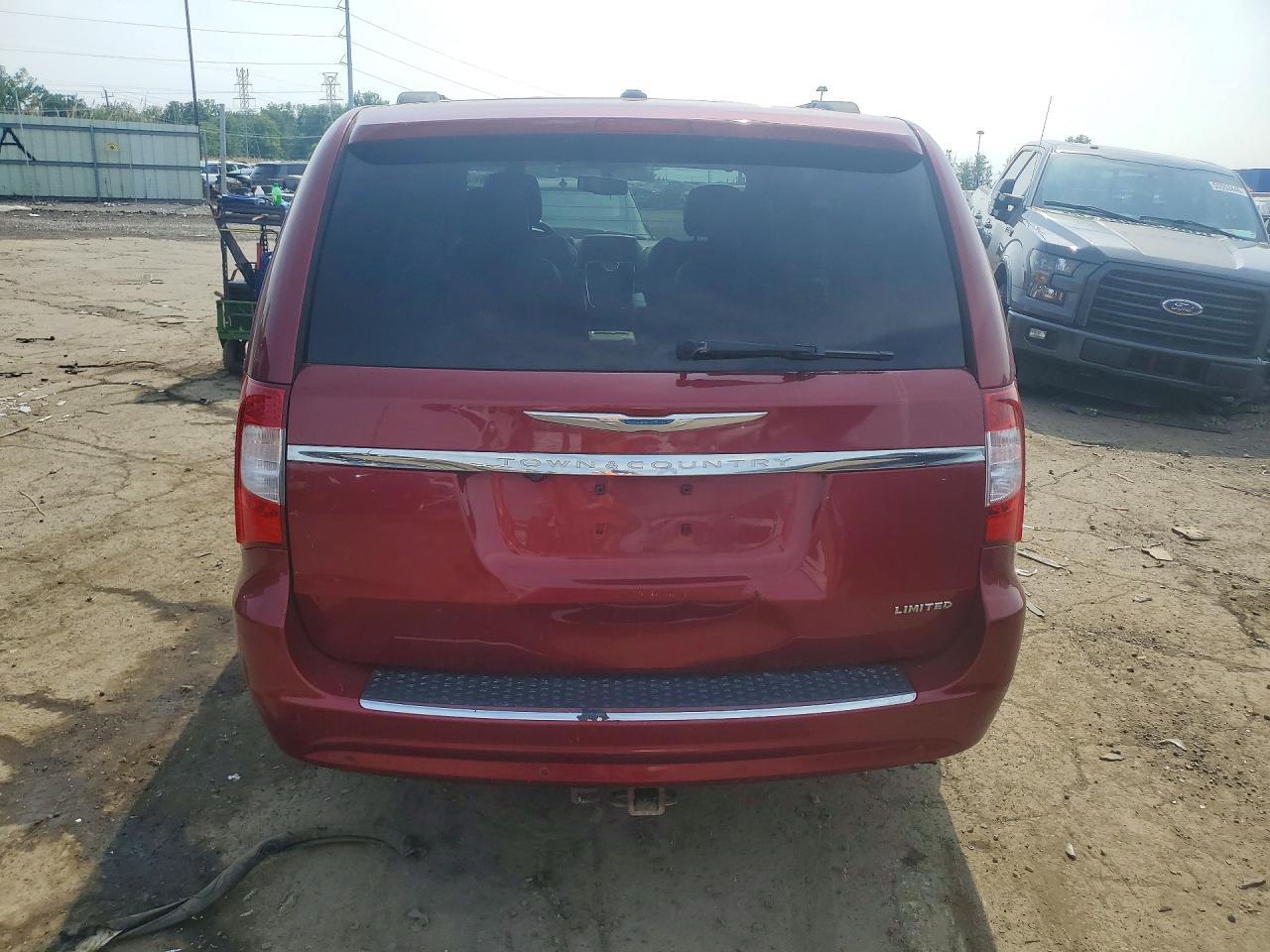 2013 Chrysler Town & Country Limited - Фото 6
