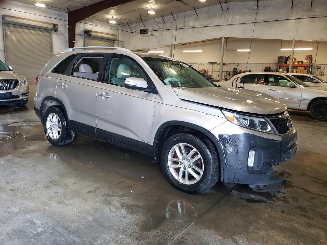 2014 Kia Sorento Lx - Image 4
