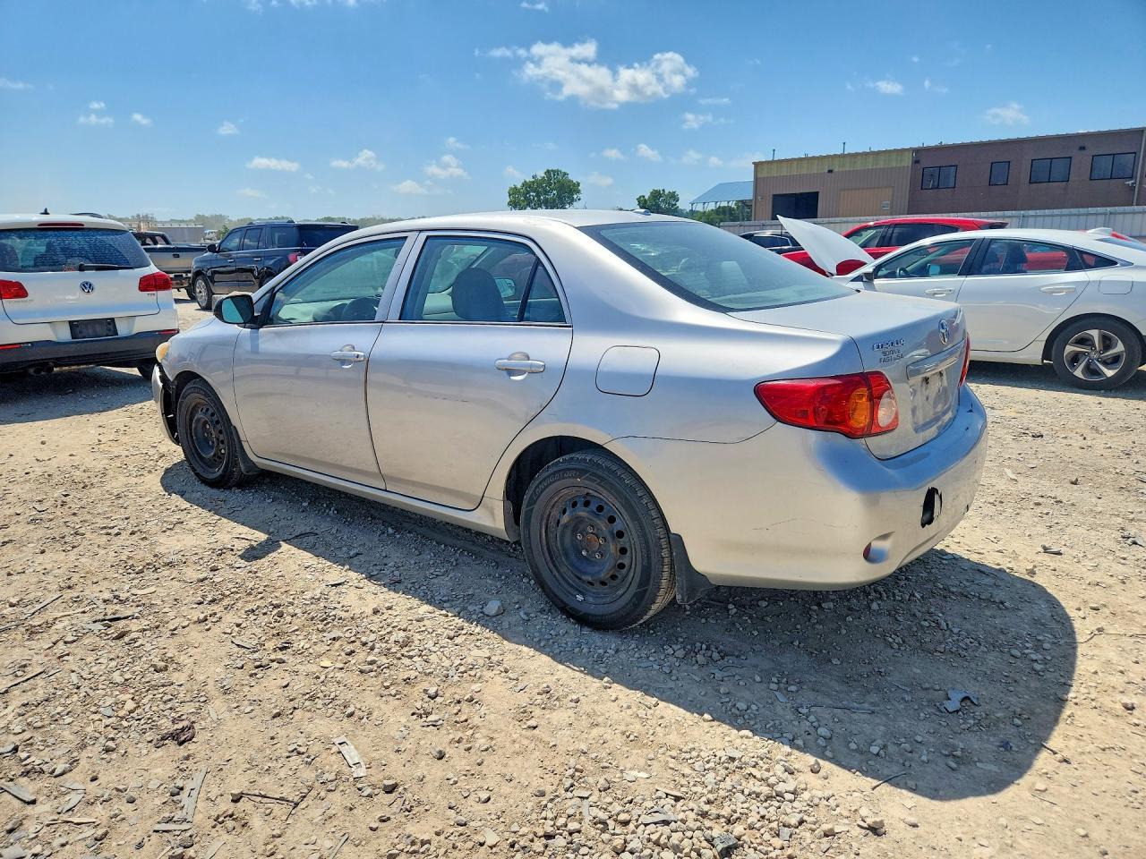 2010 Toyota Corolla Le - Фото 2