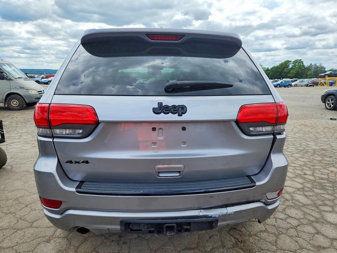 2015 Jeep Grand Cherokee Laredo - Image 6