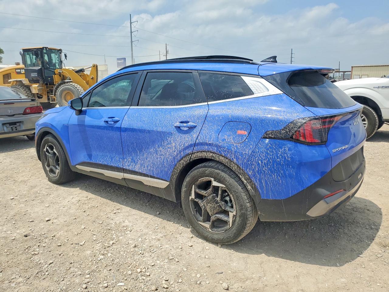 2026 Kia Sportage Ex - Image 2