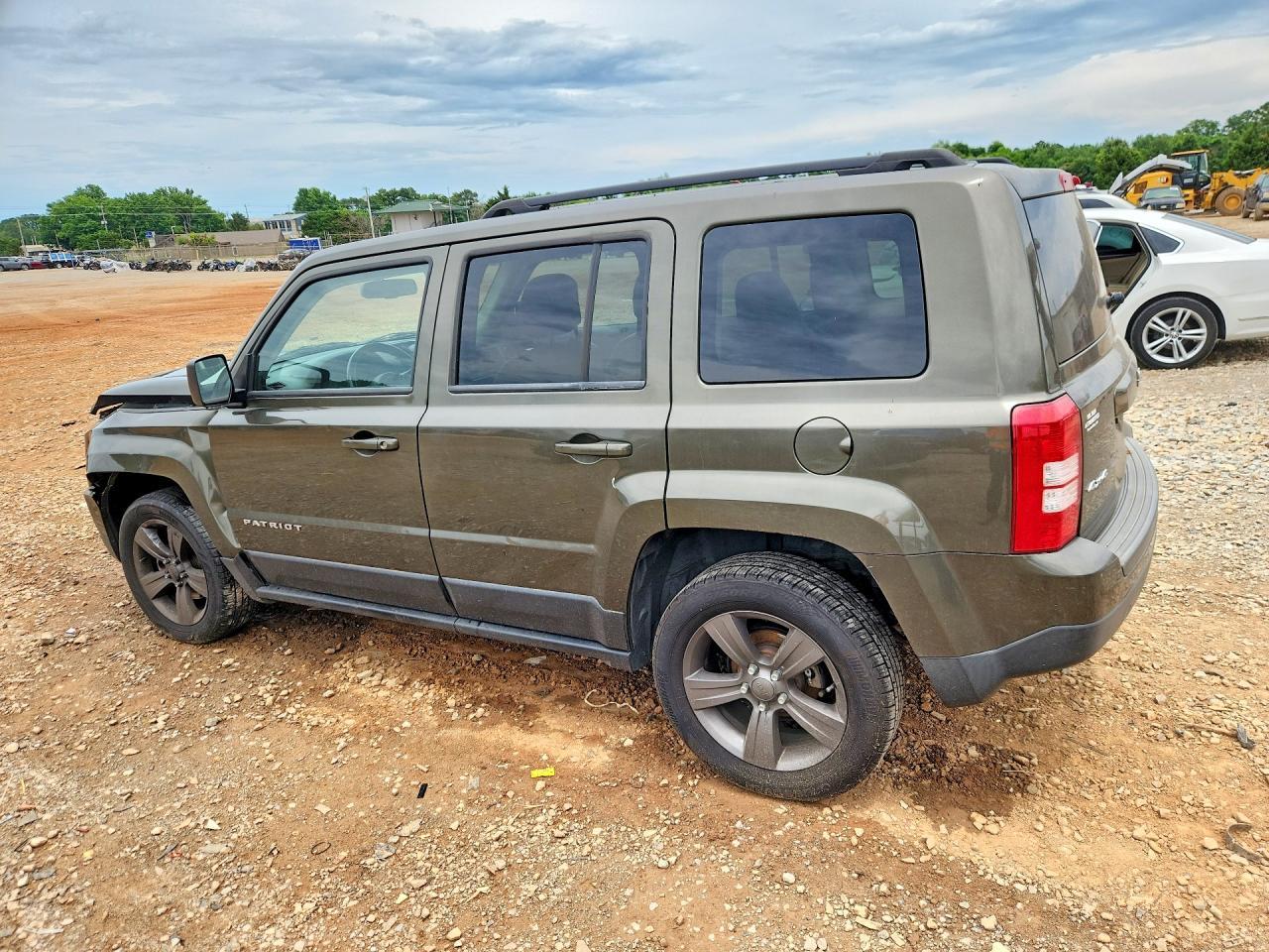 2015 Jeep Patriot Latitude - Фото 2