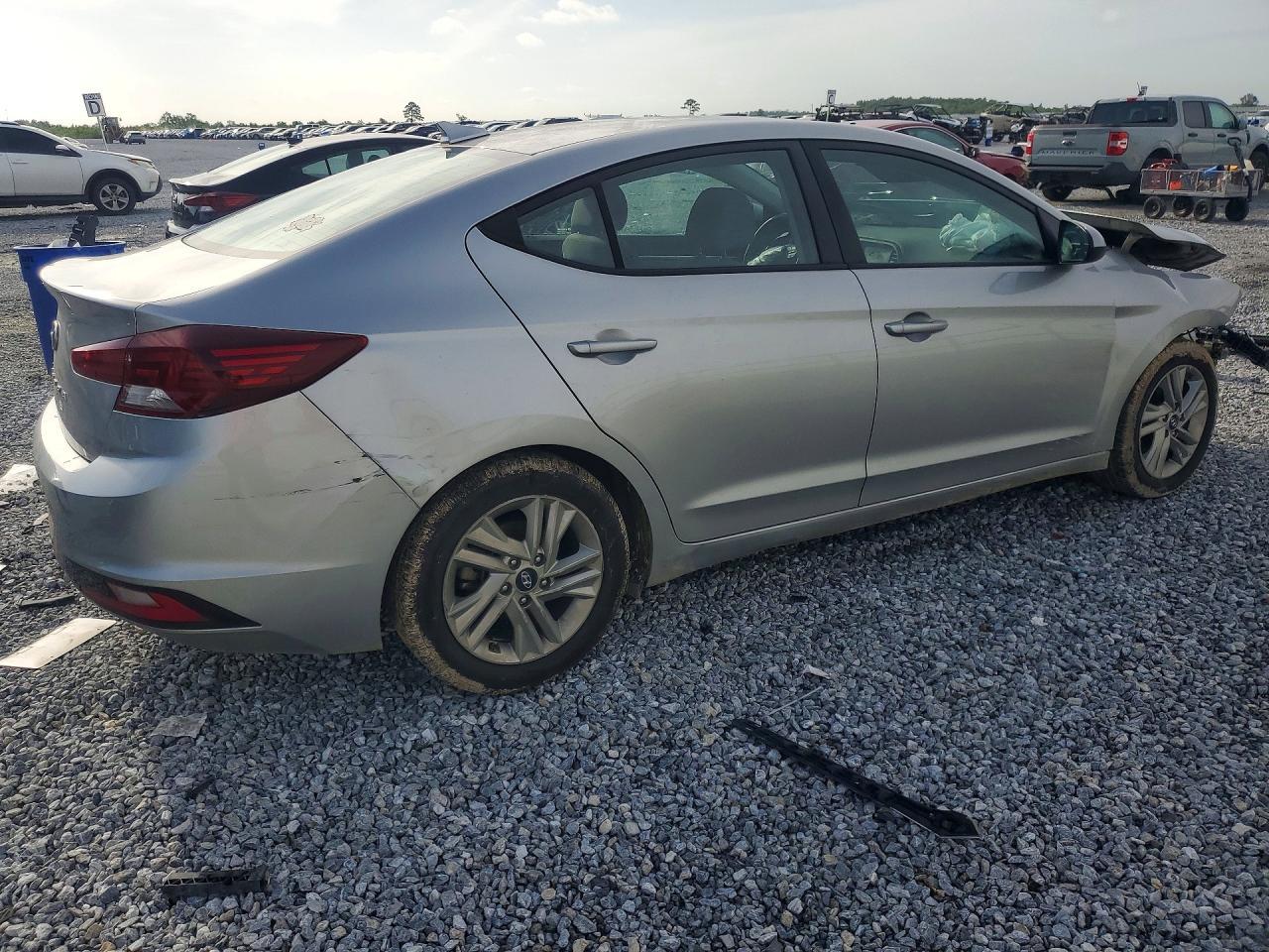 2020 Hyundai Elantra Sel - Фото 3