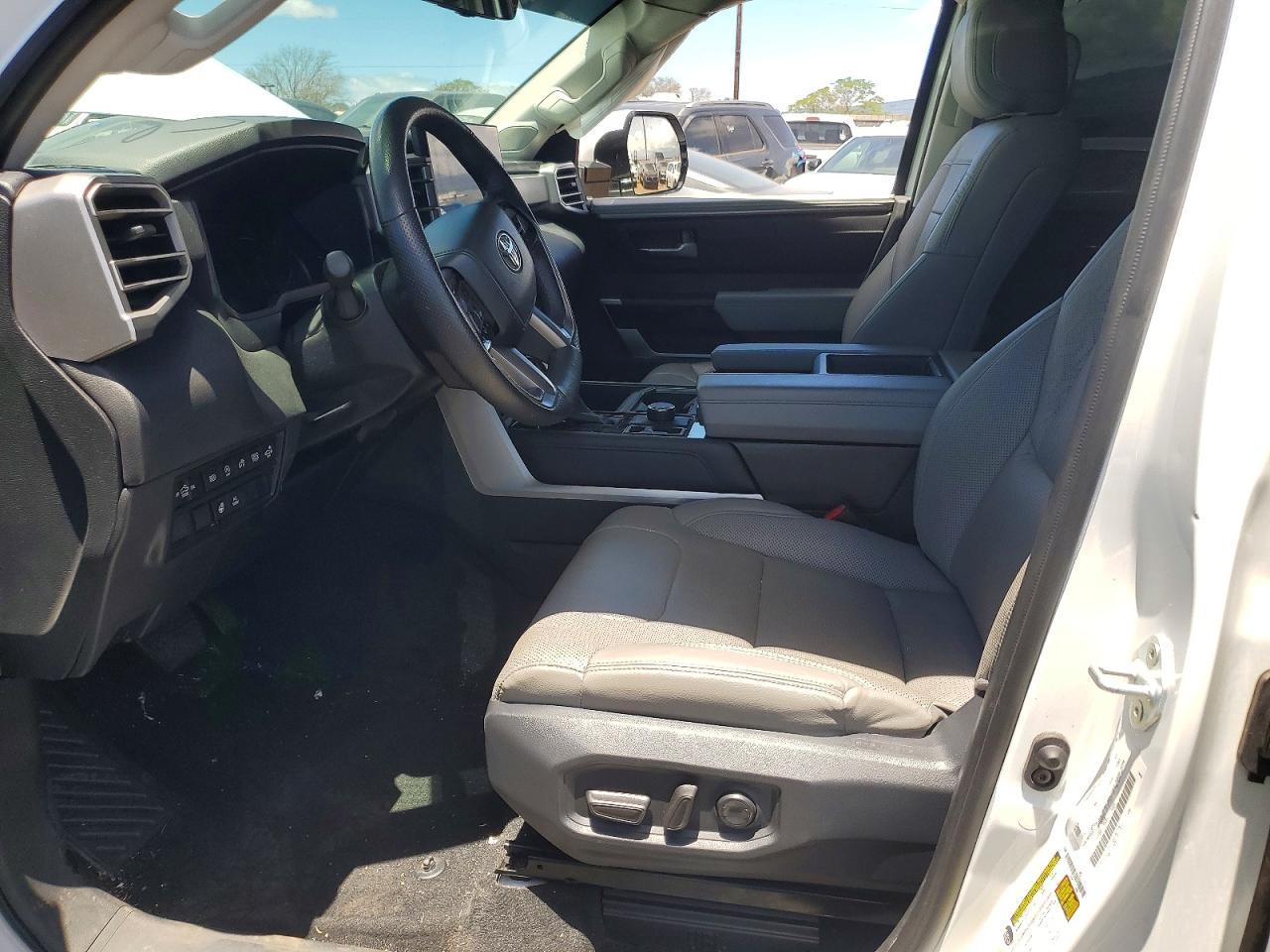2023 Toyota Tundra Crewmax Limited - Image 7