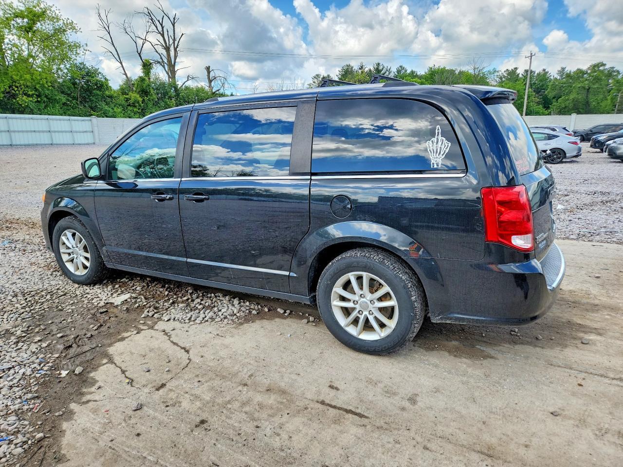2019 Dodge Grand Caravan Sxt - Image 2