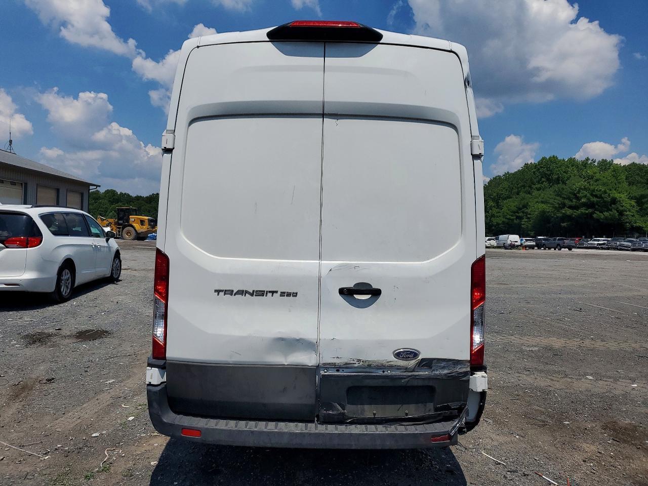 2022 Ford Transit 250 Refrigerated Delivery Van - Фото 6