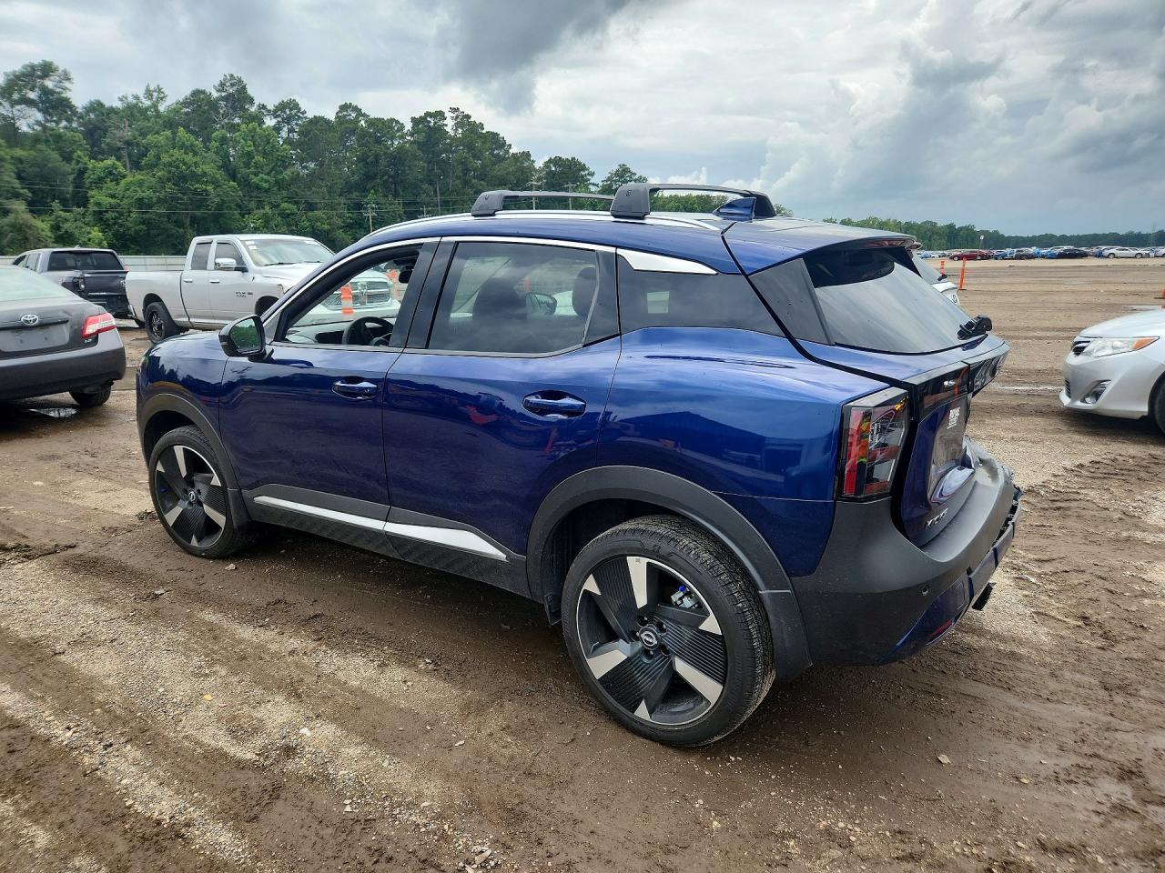 2025 Nissan Kicks Sr - Фото 2