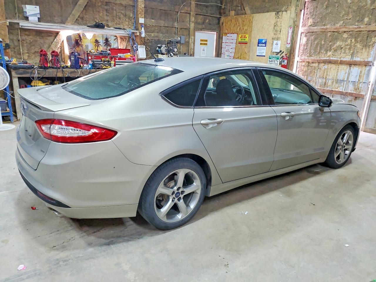 2015 Ford Fusion Se - Фото 3