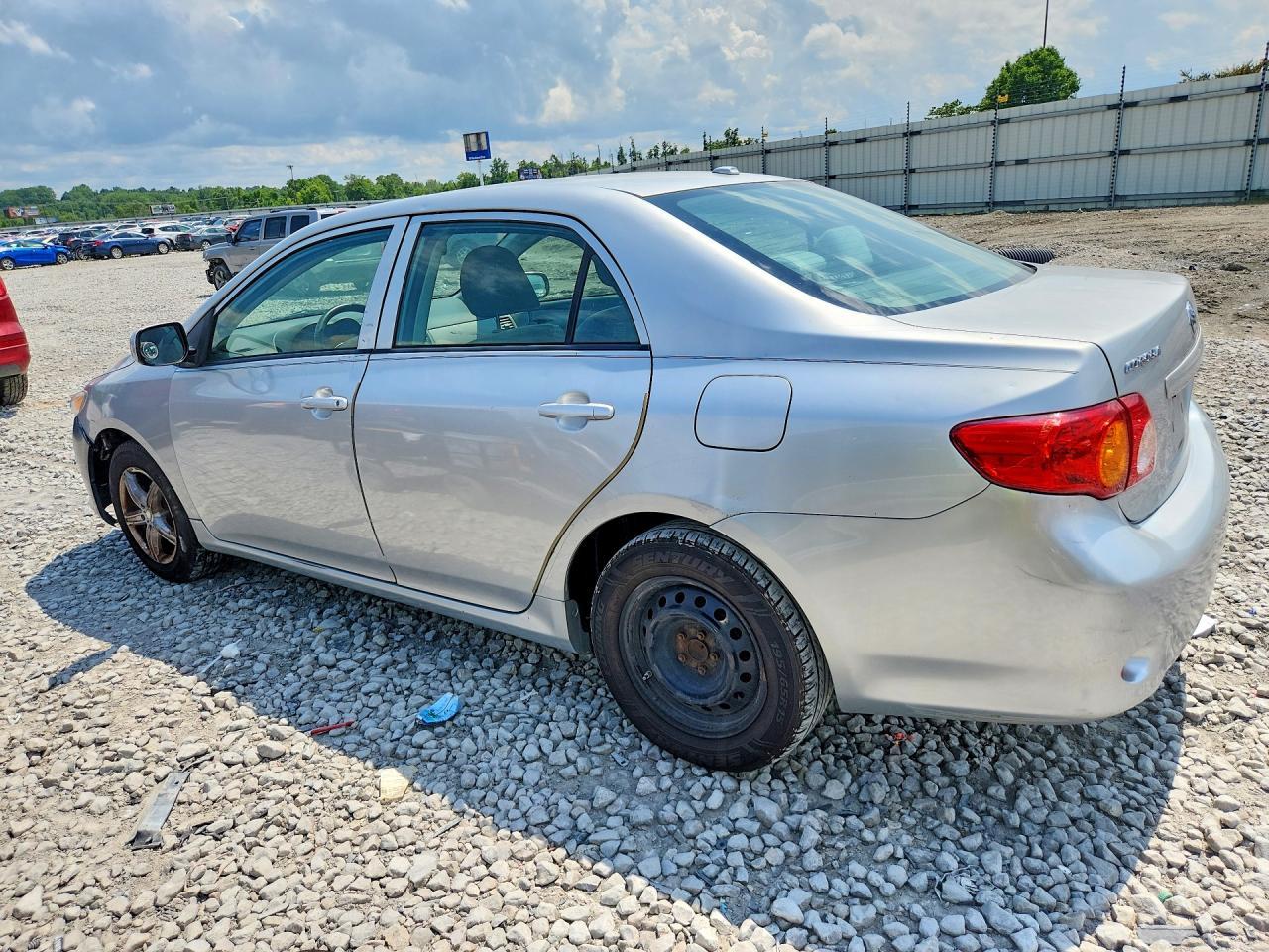 2009 Toyota Corolla Le - Image 2